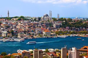 イスタンブールの路地裏グルメとカッパドキアの気球。五感で愉しむトルコの特等席