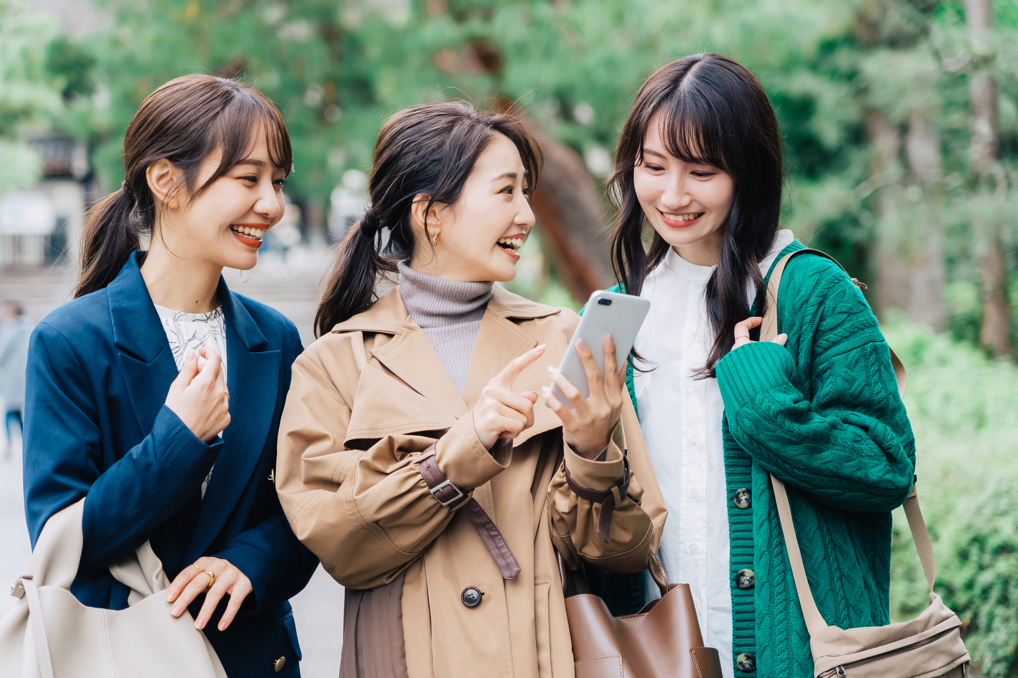 旅行する女性